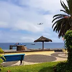 Dom wakacyjny Charming House In With Sea View *