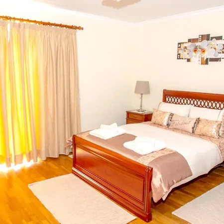 Charming House In With Sea View Santa Cruz (Madeira)