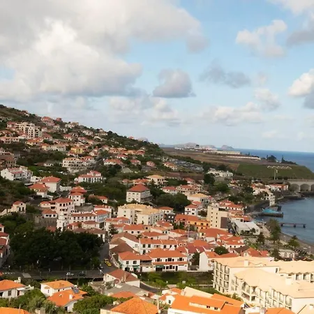 Charming House In With Sea View Santa Cruz (Madeira)