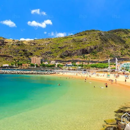 Charming House In With Sea View * Santa Cruz (Madeira)