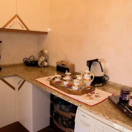 Hébergement de vacances Charming House In With Sea View Santa Cruz (Madeira)