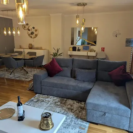 Charming House In With Sea View Santa Cruz (Madeira)
