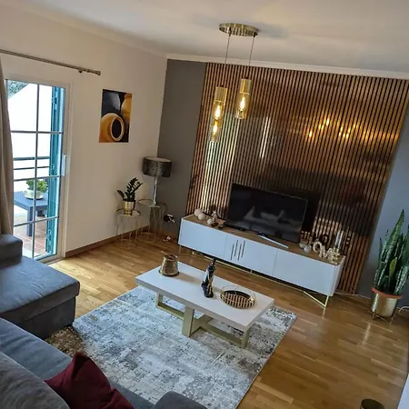 Charming House In With Sea View Santa Cruz (Madeira)