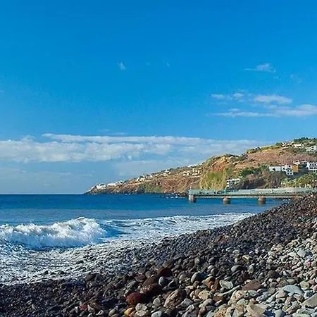 Сasa de vacaciones Charming House In With Sea View Santa Cruz (Madeira)
