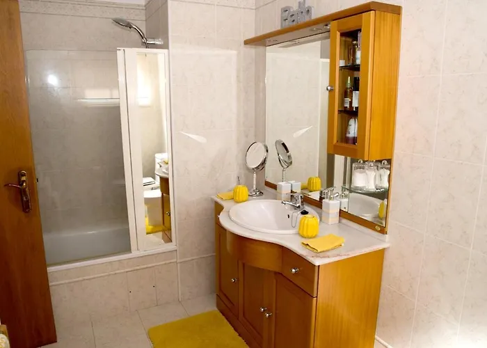Hébergement de vacances Charming House In With Sea View Santa Cruz (Madeira)