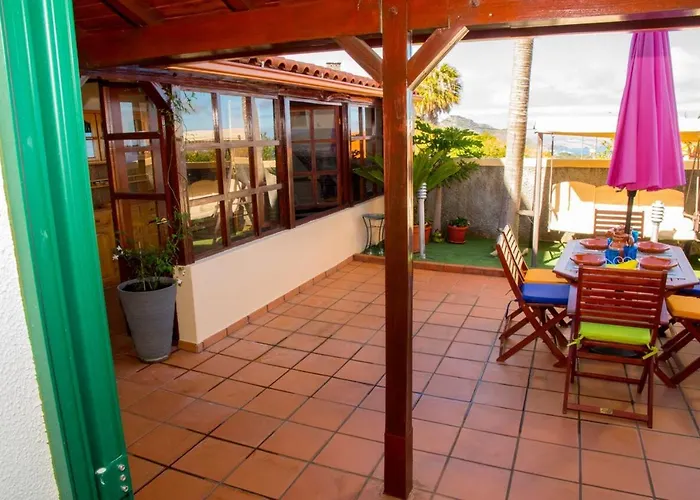 Hébergement de vacances Charming House In With Sea View