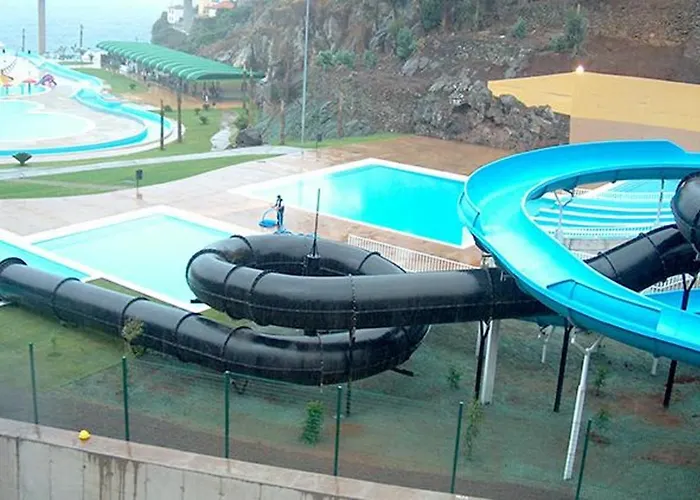 Charming House In With Sea View * Santa Cruz (Madeira)